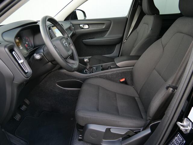 Volvo XC40 1.5 T2 130pk Momentum Core Apple Carplay / Winterpakket / Camera