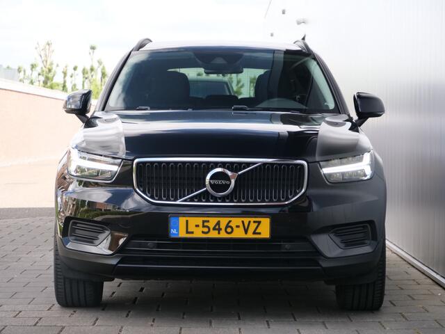 Volvo XC40 1.5 T2 130pk Momentum Core Apple Carplay / Winterpakket / Camera