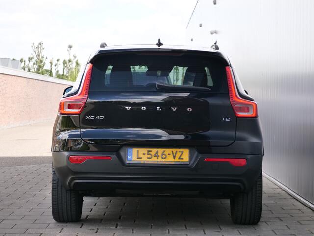 Volvo XC40 1.5 T2 130pk Momentum Core Apple Carplay / Winterpakket / Camera