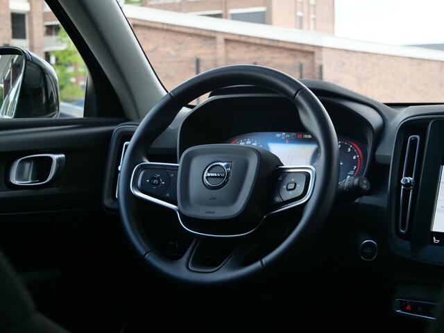 Volvo XC40 1.5 T2 130pk Momentum Core Apple Carplay / Winterpakket / Camera
