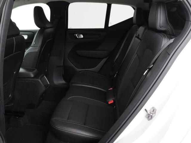 Volvo XC40 1.5 T3 Momentum | Stoelverwarming | Trekhaak | Carplay | Harman/Kardon | Camera | Navigatie | Half leder | Full LED