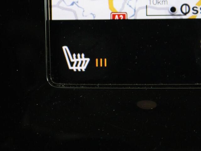 Volvo XC40 1.5 T3 Momentum | Stoelverwarming | Trekhaak | Carplay | Harman/Kardon | Camera | Navigatie | Half leder | Full LED