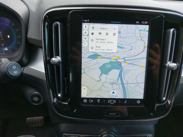 Volvo XC40 2.0 B3 Plus Dark | Stoel + Stuur verwarming | Memory | Keyless entry | Navigatie |