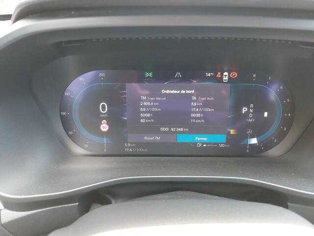 Volvo XC40 2.0 B3 Plus Dark | Stoel + Stuur verwarming | Memory | Keyless entry | Navigatie |