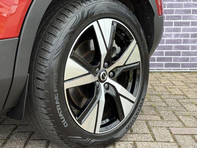 Volvo XC40 Recharge P8 AWD R-Design Adaptieve cruise control | Blis | Elektrisch/panorama dak | Harman&kardon audio | Stoel en stuur verwarming | 360gr Camera |