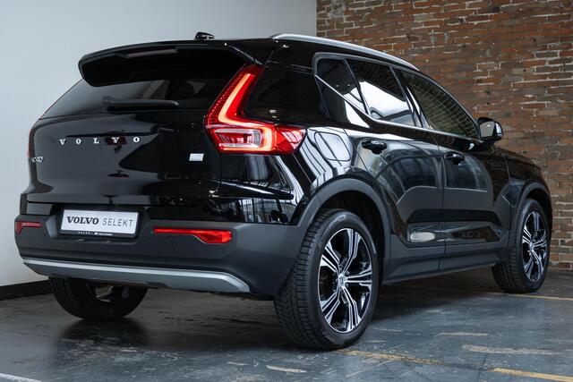 Volvo XC40 T4 Recharge Inscription | Blond Lederen bekleding | Dealer onderhouden | Harman Kardon premium audio | Wegklapbare trekhaak | Navigatie | Comfortstoelen | Stoelverwarming | BLIS |