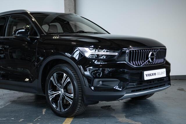 Volvo XC40 T4 Recharge Inscription | Blond Lederen bekleding | Dealer onderhouden | Harman Kardon premium audio | Wegklapbare trekhaak | Navigatie | Comfortstoelen | Stoelverwarming | BLIS |