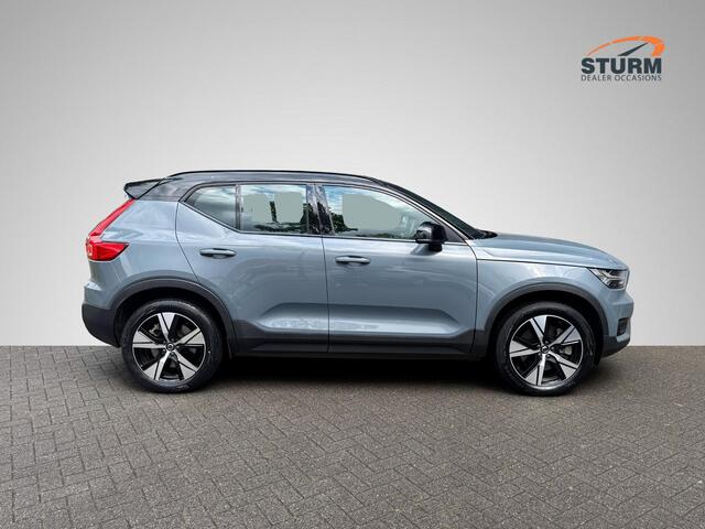 Volvo XC40 Recharge P8 AWD R-Design 408pk | Trekhaak Uitklapbaar | Navigatie | Apple Carplay/Android Auto | Stuur- + Stoelverwarming | Adapt. Cruise Control | Rijklaarprijs!