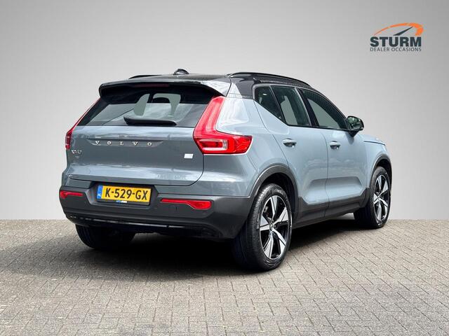 Volvo XC40 Recharge P8 AWD R-Design 408pk | Trekhaak Uitklapbaar | Navigatie | Apple Carplay/Android Auto | Stuur- + Stoelverwarming | Adapt. Cruise Control | Rijklaarprijs!