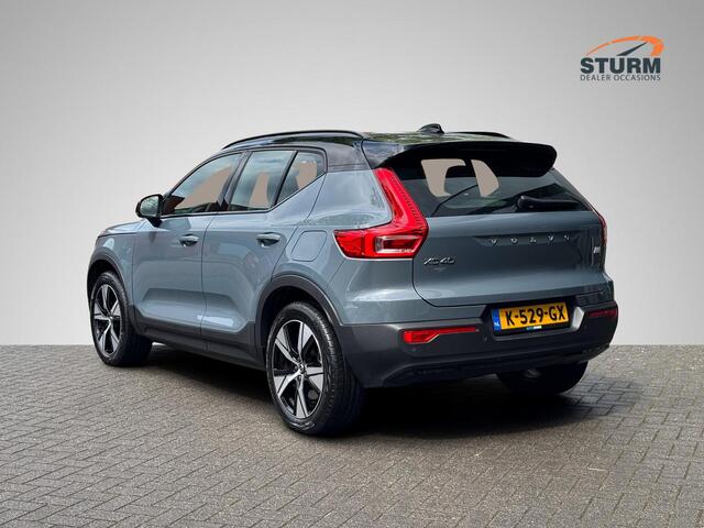 Volvo XC40 Recharge P8 AWD R-Design 408pk | Trekhaak Uitklapbaar | Navigatie | Apple Carplay/Android Auto | Stuur- + Stoelverwarming | Adapt. Cruise Control | Rijklaarprijs!