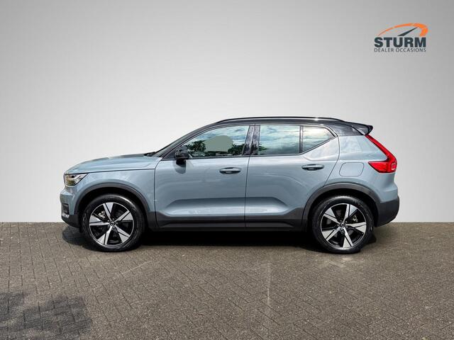 Volvo XC40 Recharge P8 AWD R-Design 408pk | Trekhaak Uitklapbaar | Navigatie | Apple Carplay/Android Auto | Stuur- + Stoelverwarming | Adapt. Cruise Control | Rijklaarprijs!