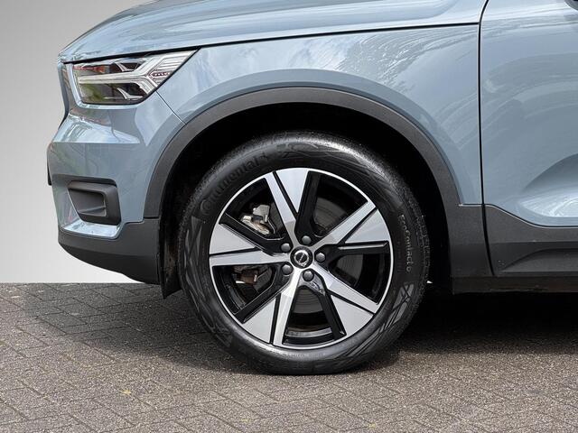 Volvo XC40 Recharge P8 AWD R-Design 408pk | Trekhaak Uitklapbaar | Navigatie | Apple Carplay/Android Auto | Stuur- + Stoelverwarming | Adapt. Cruise Control | Rijklaarprijs!