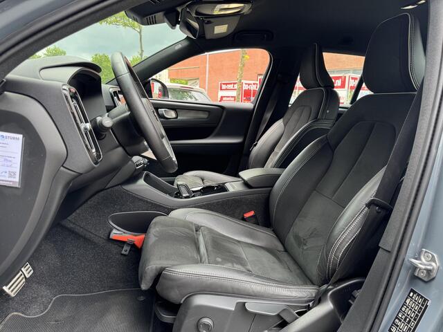 Volvo XC40 Recharge P8 AWD R-Design 408pk | Trekhaak Uitklapbaar | Navigatie | Apple Carplay/Android Auto | Stuur- + Stoelverwarming | Adapt. Cruise Control | Rijklaarprijs!
