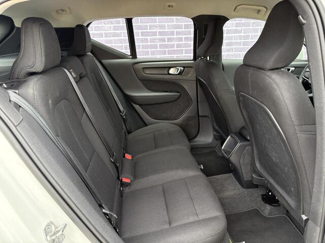 Volvo XC40 1.5 T2 Momentum Core | Camera | Navigatie | LED koplampen | Parkeersensoren V+A | Carplay | On Call |