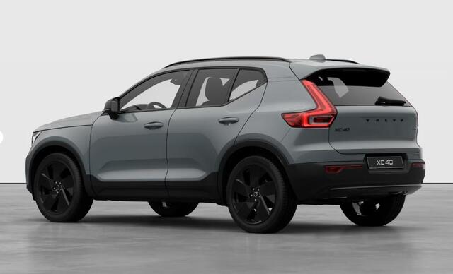 Volvo XC40 2.0 B4 Plus Black Edition | Lounge Pack | Panoramadak | Nubuck Interieur | 360 Camera | Verwarmbare Vorruit |