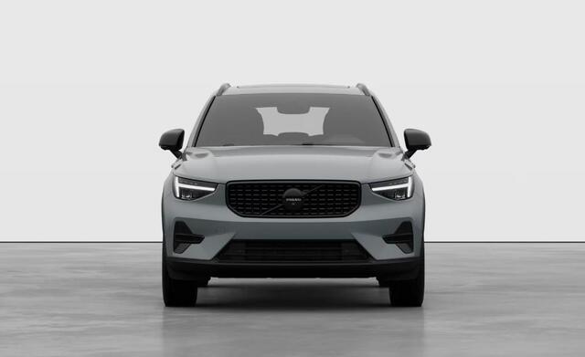 Volvo XC40 2.0 B4 Plus Black Edition | Lounge Pack | Panoramadak | Nubuck Interieur | 360 Camera | Verwarmbare Vorruit |