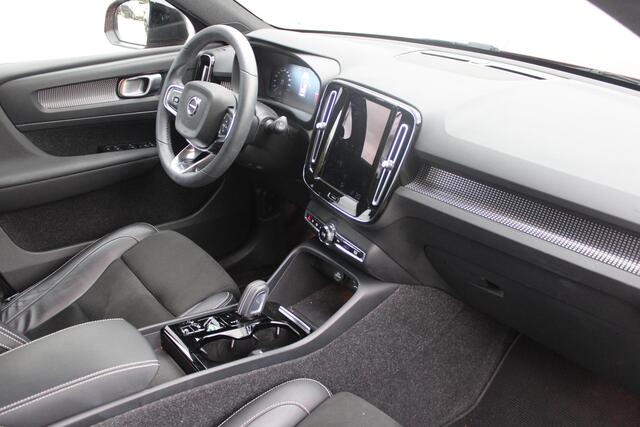 Volvo XC40 T4 211PK AUT7 Recharge R-Design | Adaptive Cruise & Pilot Assist | Park Assist voor+achter & Camera | Stoel & Stuurverwarming | Elektr. Achterklep | Semi Elektr. Trekhaak | Microtech-Nubuck Bekleding |