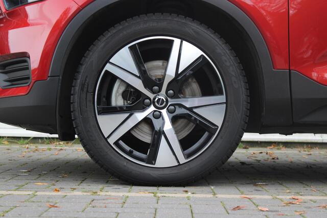 Volvo XC40 T4 211PK AUT7 Recharge R-Design | Adaptive Cruise & Pilot Assist | Park Assist voor+achter & Camera | Stoel & Stuurverwarming | Elektr. Achterklep | Semi Elektr. Trekhaak | Microtech-Nubuck Bekleding |