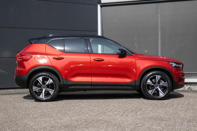 Volvo XC40 T4 Recharge R-Design | Elektrisch panoramisch schuif-/kanteldak | Stoel- en stuurverwarming | Keyless entry | Parkeercamera | Navigatie | Apple Carplay |