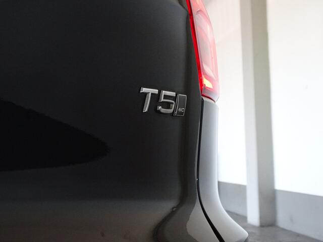 Volvo XC40 2.0 T5 AWD | Panorama dak | 360 Camera | Harman Kardon Audio | Keyless | Intro Edition