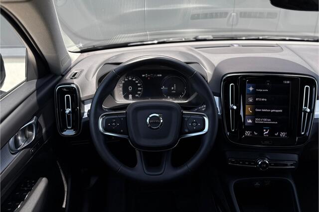 Volvo XC40 1.5 T4 Recharge Inscription - Memory - Trekhaak - Stoel/stuurverwarming - Navi - Leer - Camera - Rijklaar