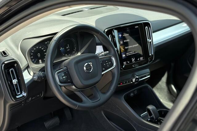 Volvo XC40 1.5 T4 Recharge Inscription - Memory - Trekhaak - Stoel/stuurverwarming - Navi - Leer - Camera - Rijklaar