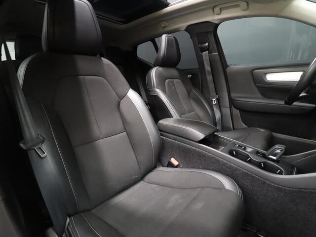 Volvo XC40 1.5 T5 Twin Engine Momentum Pro [SCHUIFKANTELDAK, APPLE CARPLAY, ANDROID, HALF LEDER, STOELVERWARMING V+A, PDC ACHTER, CRUISE, NIEUWSTAAT]