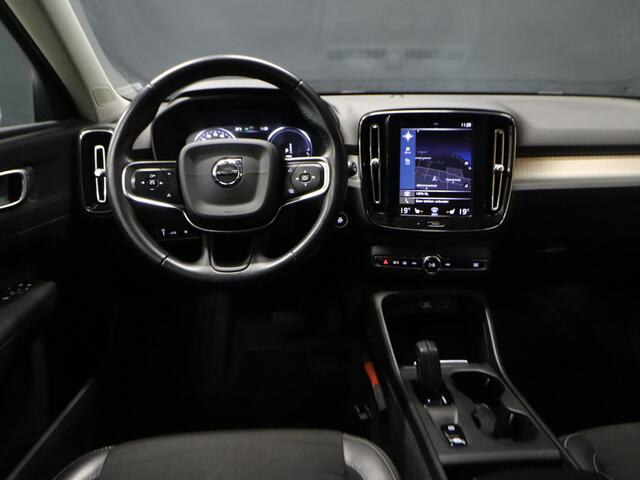 Volvo XC40 1.5 T5 Twin Engine Momentum Pro [SCHUIFKANTELDAK, APPLE CARPLAY, ANDROID, HALF LEDER, STOELVERWARMING V+A, PDC ACHTER, CRUISE, NIEUWSTAAT]
