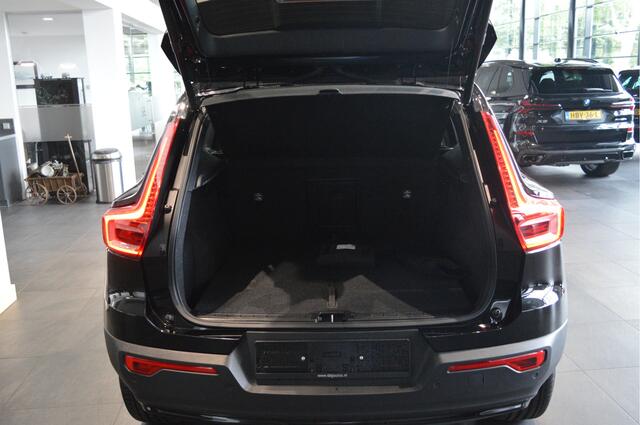 Volvo XC40 2.0 B3 Plus Dark leer pano camera harman kardon 20 inch !!