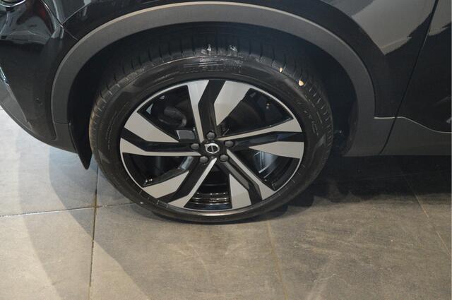 Volvo XC40 2.0 B3 Plus Dark leer pano camera harman kardon 20 inch !!