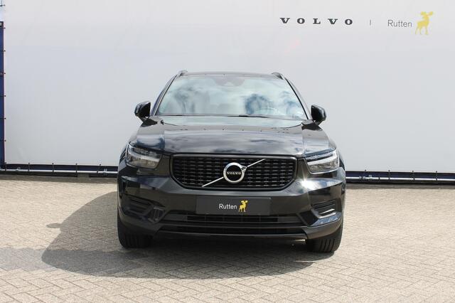 Volvo XC40 T4 211PK Automaat Recharge R-Design Apple Carplay / Getinte ramen vanaf de B-stijl / 19" lichtmetalen velgen / Verwarmbare voorruit / Cruise Control
