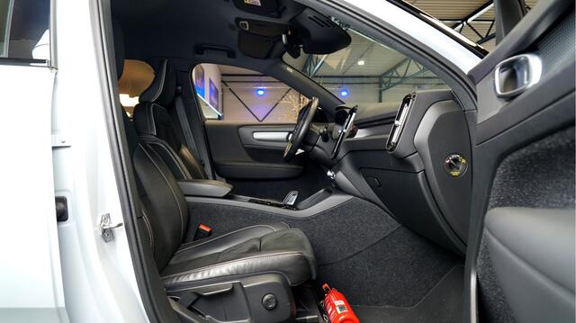 Volvo XC40 1.5 T4 Recharge 155kW/211pk DCT7 R-Design ADAPT.CRUISE + PILOT ASSIST + SPORTSTOELEN + LEER/ALCANTARA + CAMERA + STOEL-&STUURVERWARMING + BI-TONE + KEYLESS ENTRY&GO + PARKSENSOREN V&A + LED HIGH BEAM + 19" LM-VELGEN!!