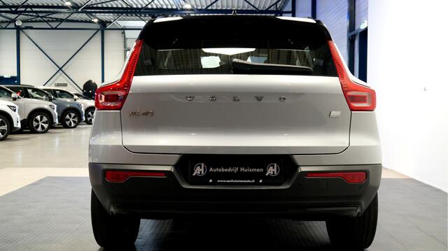 Volvo XC40 1.5 T4 Recharge 155kW/211pk DCT7 R-Design ADAPT.CRUISE + PILOT ASSIST + SPORTSTOELEN + LEER/ALCANTARA + CAMERA + STOEL-&STUURVERWARMING + BI-TONE + KEYLESS ENTRY&GO + PARKSENSOREN V&A + LED HIGH BEAM + 19" LM-VELGEN!!