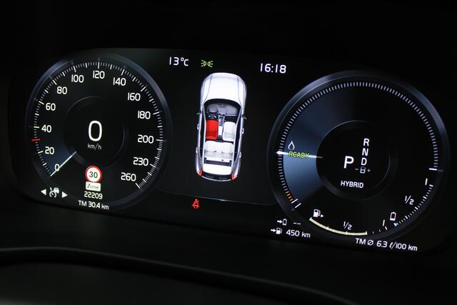Volvo XC40 1.5 T4 Plug-in hybrid Plus Dark | Trekhaak | H/K | Pilot Assist | Memory | Navigatie | 360 Camera