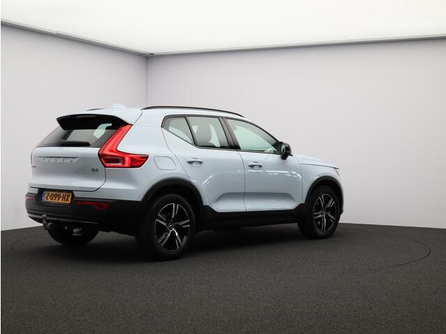 Volvo XC40 2.0 B4 Plus Dark / Trekhaak / Elektrische Stoelen / Stoel + Stuurverwarming / Harman Kardon / Keyless / BLIS / All-Season Banden /