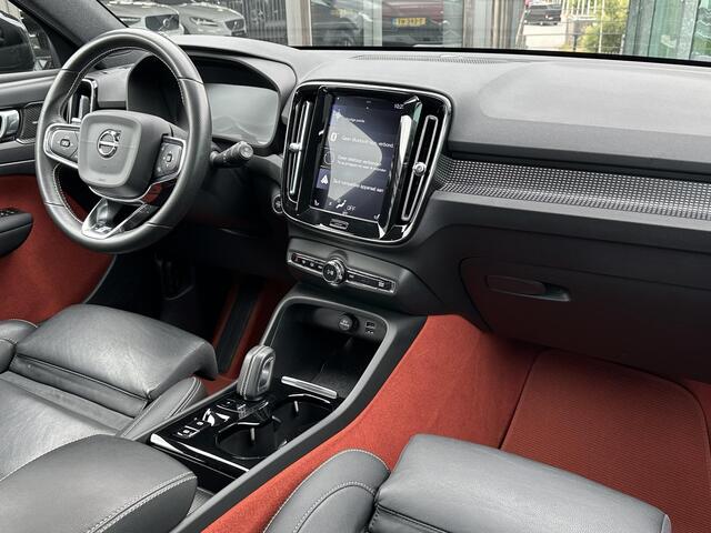 Volvo XC40 1.5 T5 Twin Engine R-Design PHEV , Automaat, Panoramadak, Keyless entry, Harman Kardon audio, 20 inch wielen, Stoelverwarming, DAB audio, Parkeercamera achter