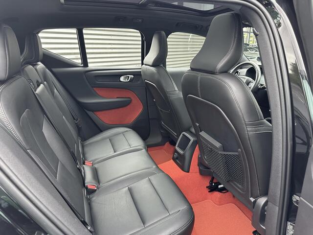 Volvo XC40 1.5 T5 Twin Engine R-Design PHEV , Automaat, Panoramadak, Keyless entry, Harman Kardon audio, 20 inch wielen, Stoelverwarming, DAB audio, Parkeercamera achter