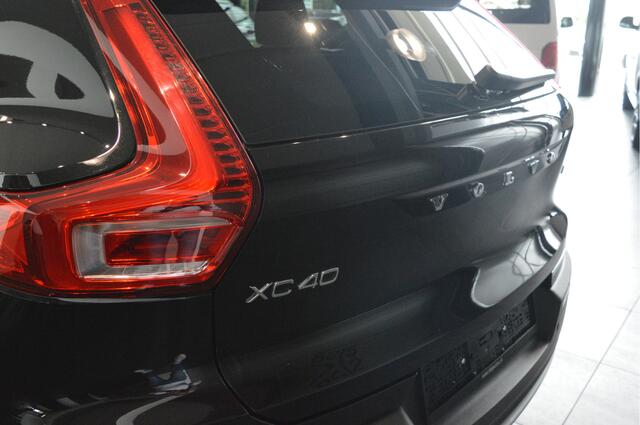 Volvo XC40 2.0 B3 Core navi keyless camera led pdc 19 inch 164 pk !!