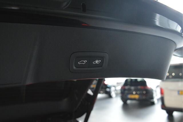 Volvo XC40 2.0 B3 Core navi keyless camera led pdc 19 inch 164 pk !!