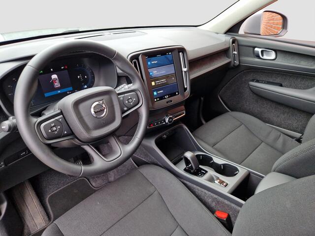 Volvo XC40 2.0 B3 Essential | Apple Carplay / Android Auto | Climate | PDC | DAB | Licht- en Regensensor | LED |