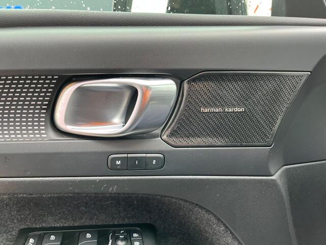 Volvo XC40 Recharge Pro | Panoramadak | Harman Kardon | Adaptive Cruise | Elektr. stoelbediening | Stuur/stoelverwarming | Standkachel | Google Maps