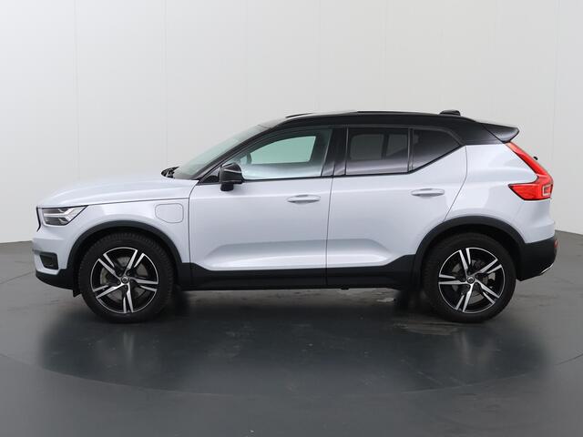 Volvo XC40 1.5 T5 Twin Engine R-Design | Panoramadak | Elekt. Stoelverstelling met geheugen | Stoel/Stuurwielverwarming | Elekt. Achterklep |