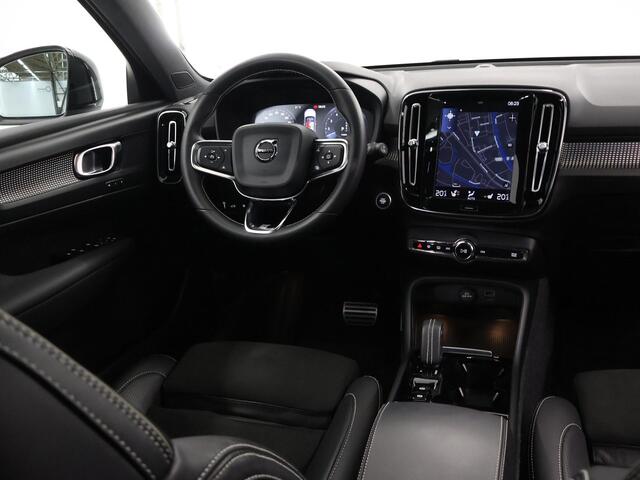 Volvo XC40 1.5 T5 Twin Engine R-Design | Panoramadak | Elekt. Stoelverstelling met geheugen | Stoel/Stuurwielverwarming | Elekt. Achterklep |