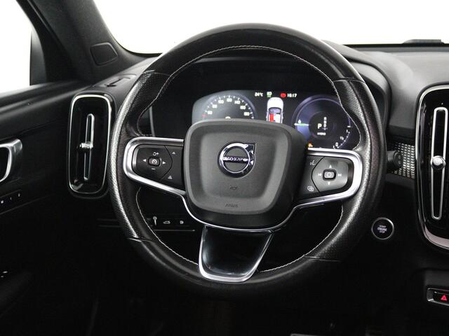 Volvo XC40 1.5 T5 Recharge R-Design | Apple Carplay / Android Auto (Navigatie) | Automaat | Schuif / Kanteldak | Half leder / Half alcantara | Trekhaak | VPI 31945
