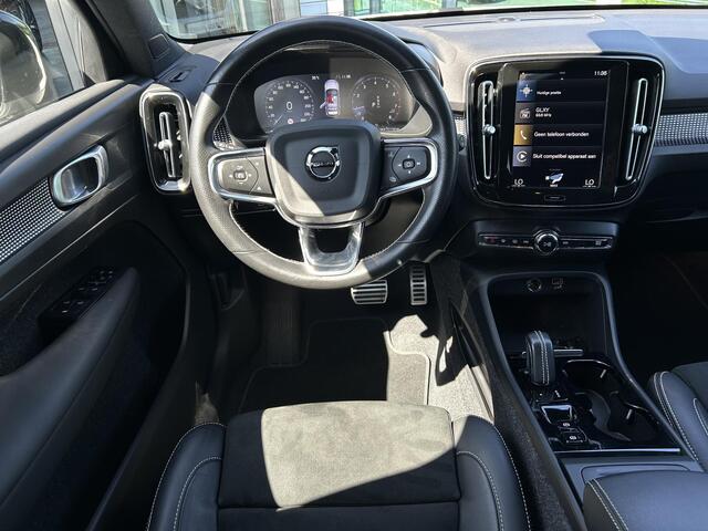 Volvo XC40 1.5 T2 R-Design Automaat, Zwart dak, spiegels en grille, Extra getinte ramen vanaf de B-stijl, Parkeercamera, Park assist voor- en achter