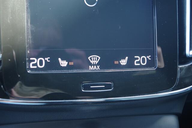 Volvo XC40 1.5 T4 Plug-in Hybrid 211 PK Core Bright PHEV, Adap. Cruise Control, Stoelverwarming, Carplay