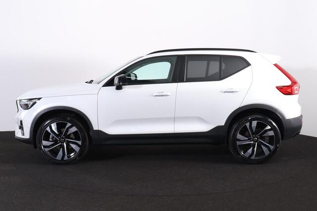 Volvo XC40 B3 Plus Dark - Panorama/schuifdak - IntelliSafe Assist & Surround - 360º Camera - Verwarmde voorstoelen & stuur - Parkeersensoren voor & achter - Elektr. bedienb. voorstoelen met geheugen links - Draadloze tel. lader - 20' LMV