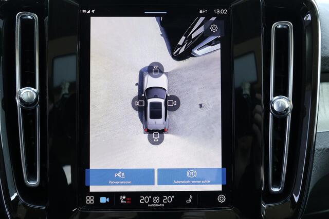 Volvo XC40 B3 Plus Dark - Panorama/schuifdak - IntelliSafe Assist & Surround - 360º Camera - Verwarmde voorstoelen & stuur - Parkeersensoren voor & achter - Elektr. bedienb. voorstoelen met geheugen links - Draadloze tel. lader - 20' LMV