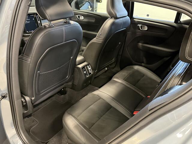 Volvo XC40 Recharge P8 AWD R-Design | Panoramadak | Trekhaak | Stoel/stuurverwarming