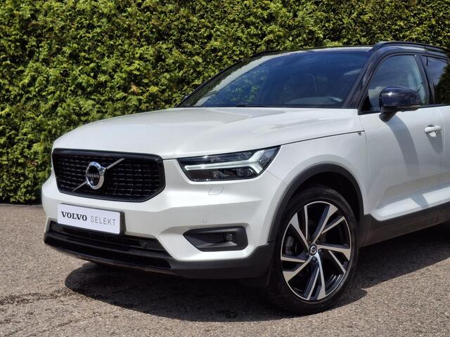 Volvo XC40 B5 AWD R-Design Panoramadak | Trekhaak | H&K Audio | 360 Camera |
